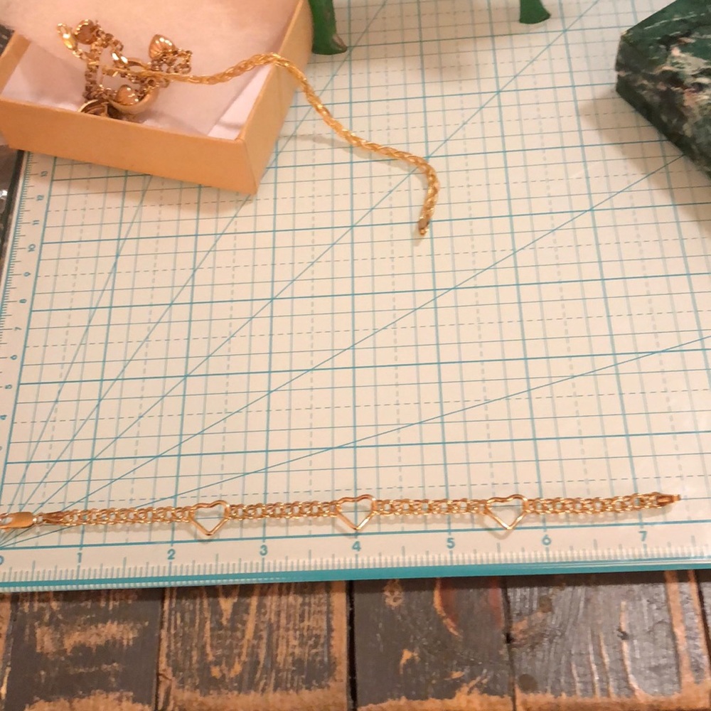 10kt yellow gold heart link bracelet❤️